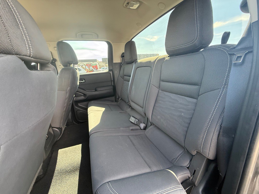 2024 Nissan Frontier Image 18