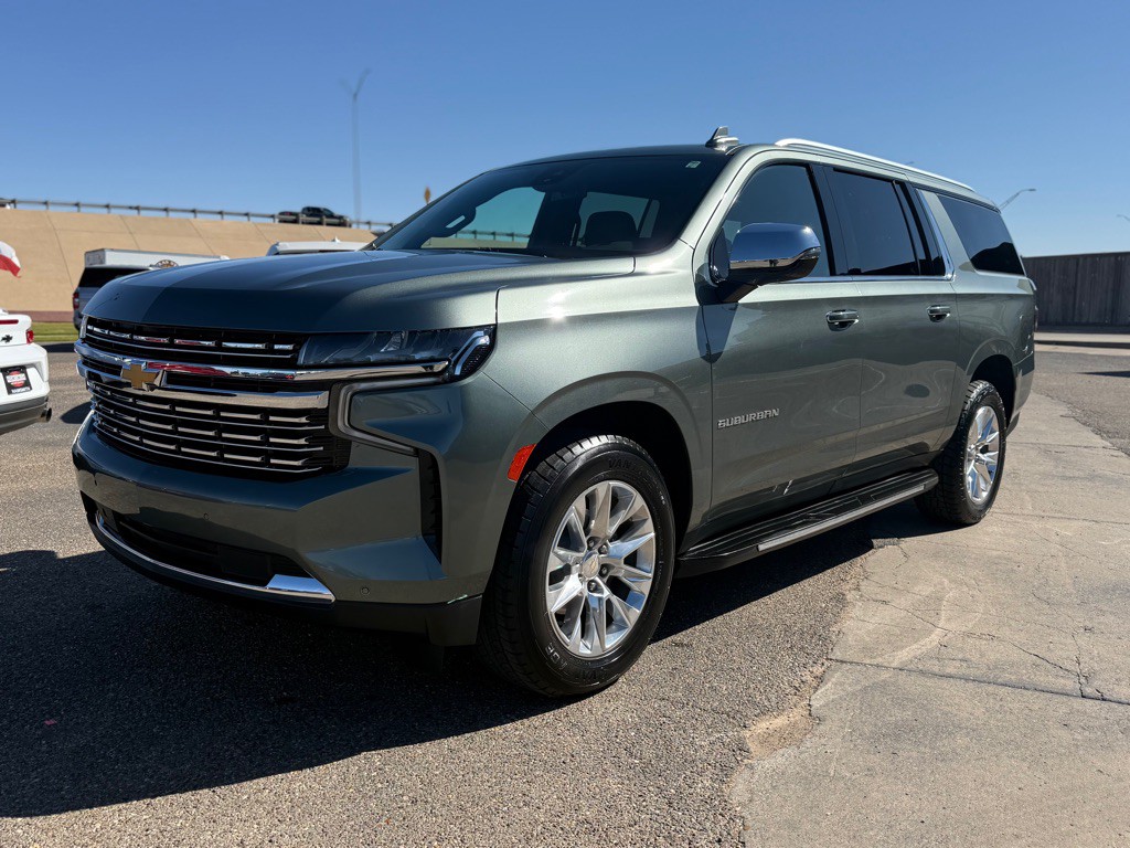 2023 Chevrolet Suburban Image 1