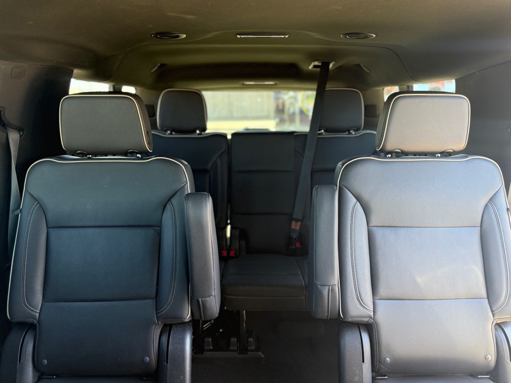 2023 Chevrolet Suburban Image 7
