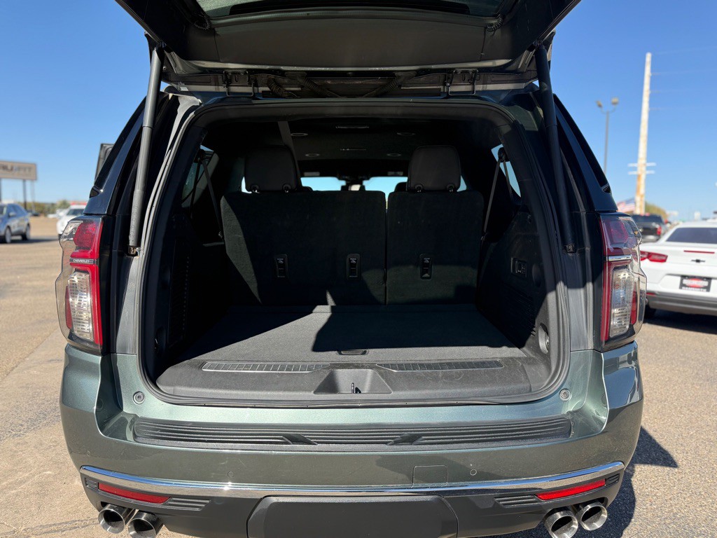 2023 Chevrolet Suburban Image 18