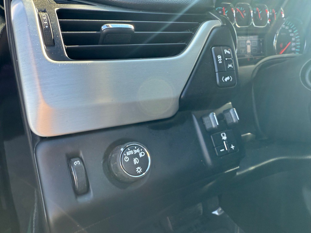 2018 GMC Yukon Image 17