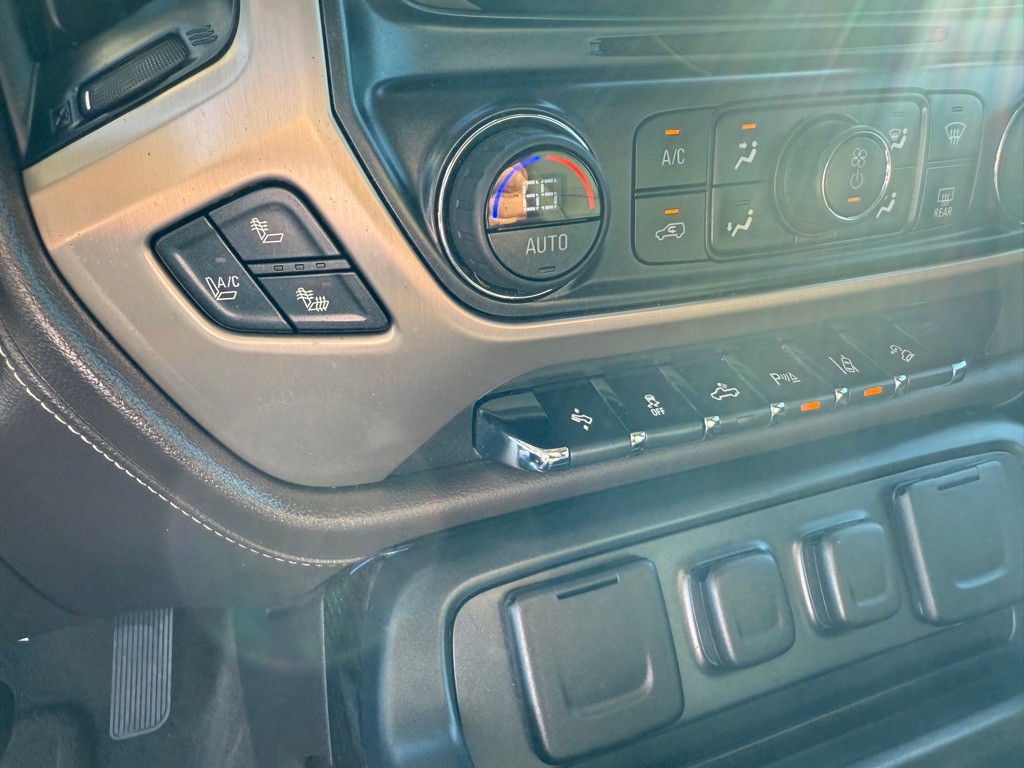 2015 GMC Sierra Image 18