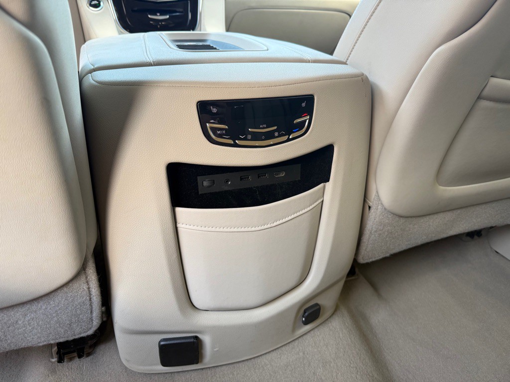 2019 Cadillac Escalade Image 15