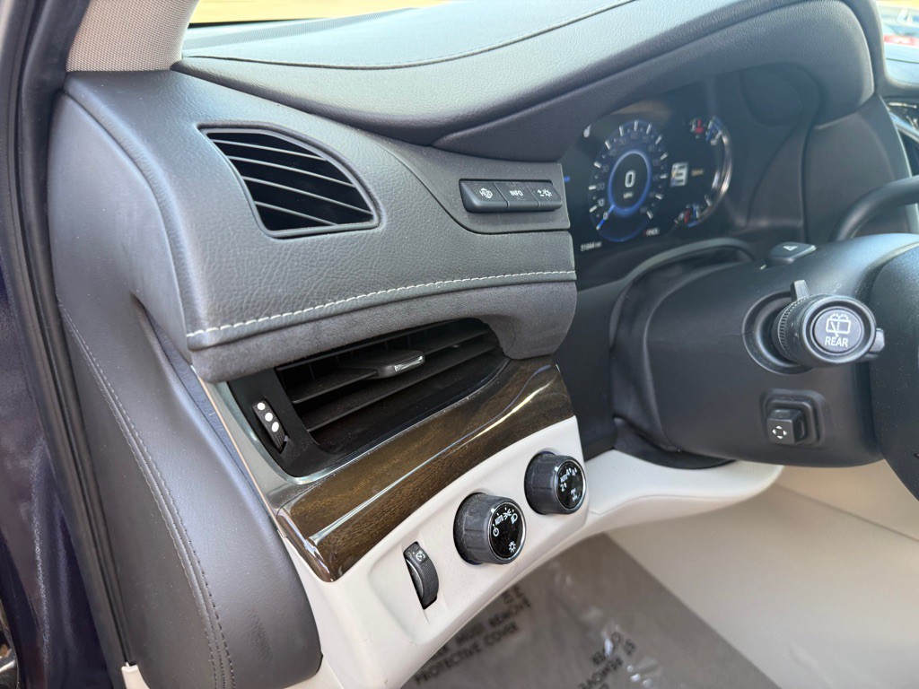 2019 Cadillac Escalade Image 17