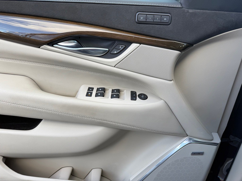 2019 Cadillac Escalade Image 23