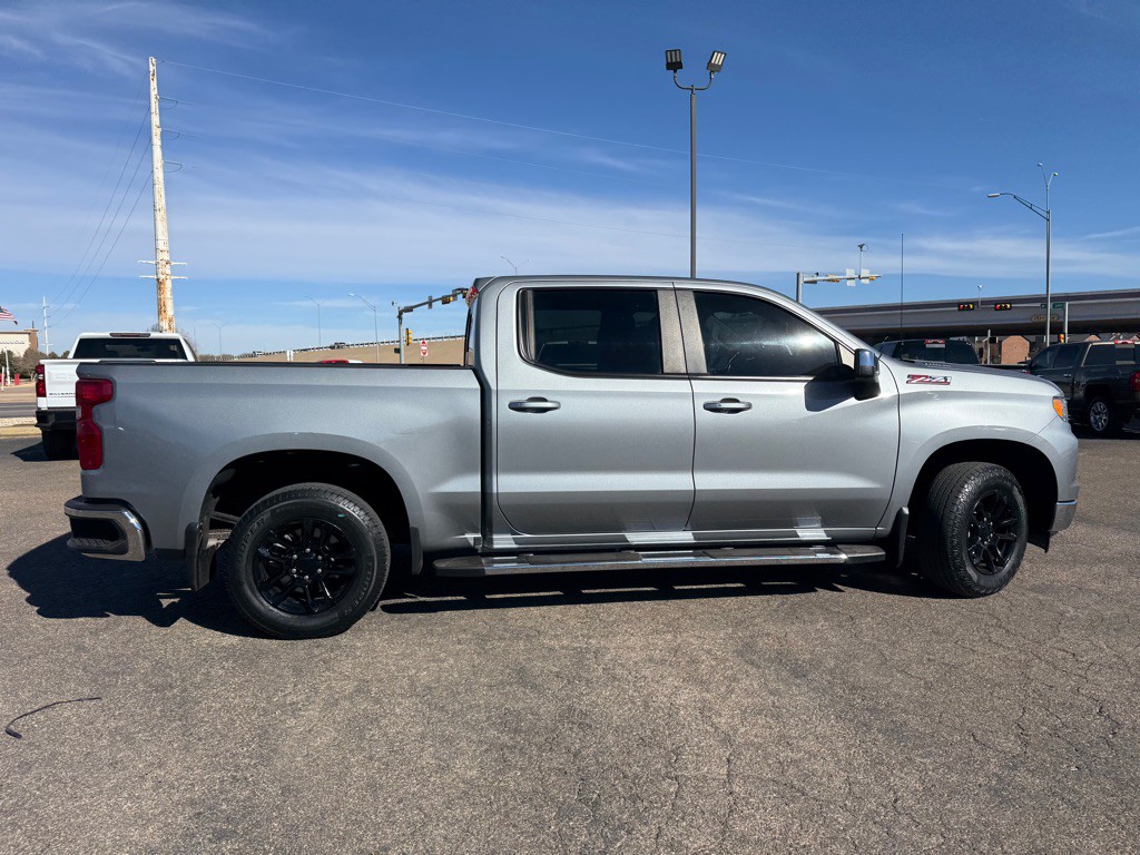 2023 Chevrolet Silverado 1500 Image 2