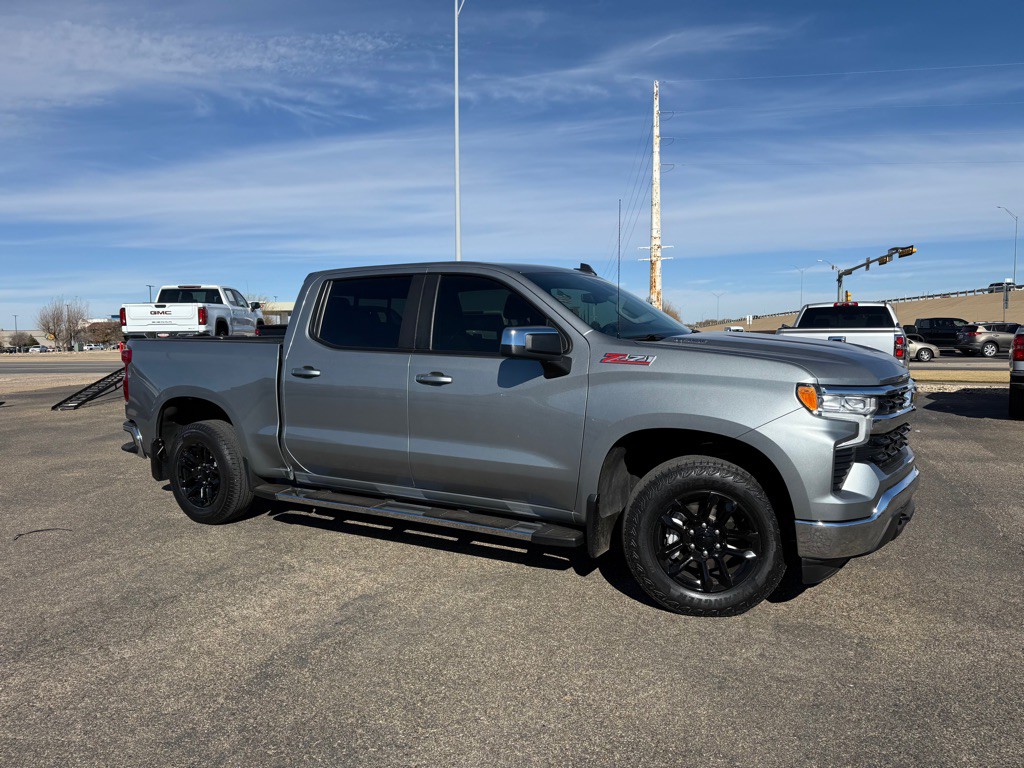 2023 Chevrolet Silverado 1500 Image 3
