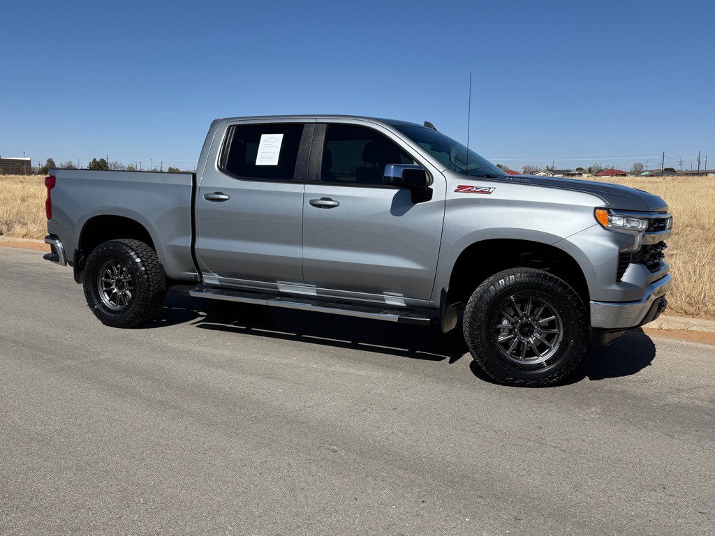 2023 Chevrolet Silverado 1500 Image 3