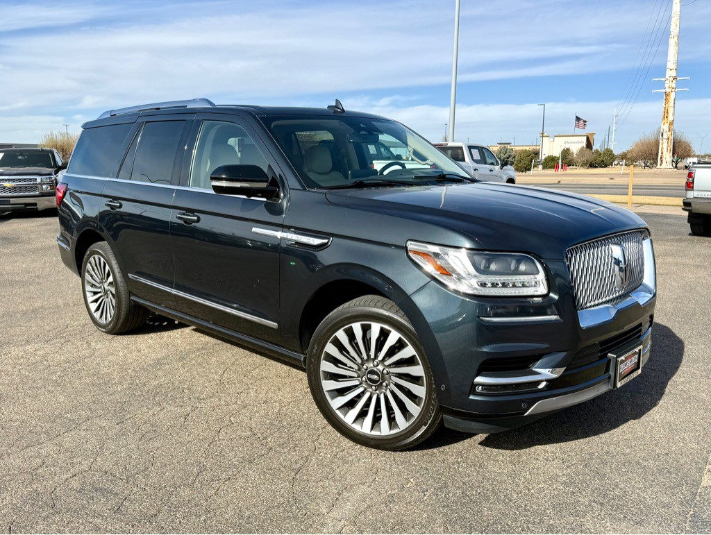 2021 Lincoln Navigator Image 1