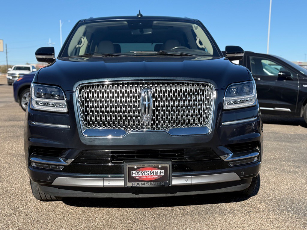 2021 Lincoln Navigator Image 3