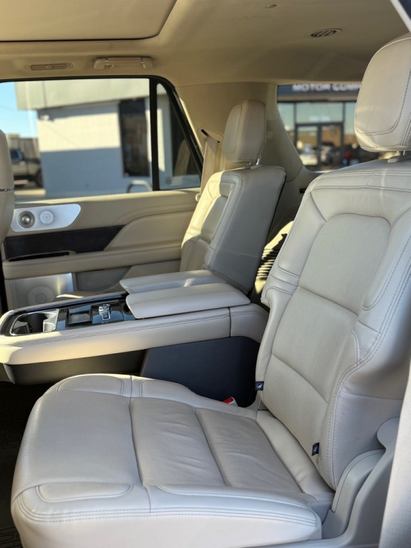2021 Lincoln Navigator Image 18