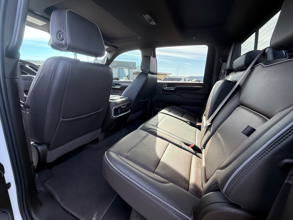 2024 GMC Sierra Image 13