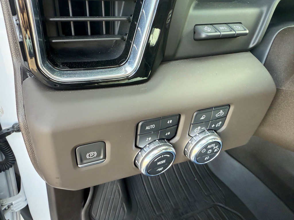 2024 GMC Sierra Image 18