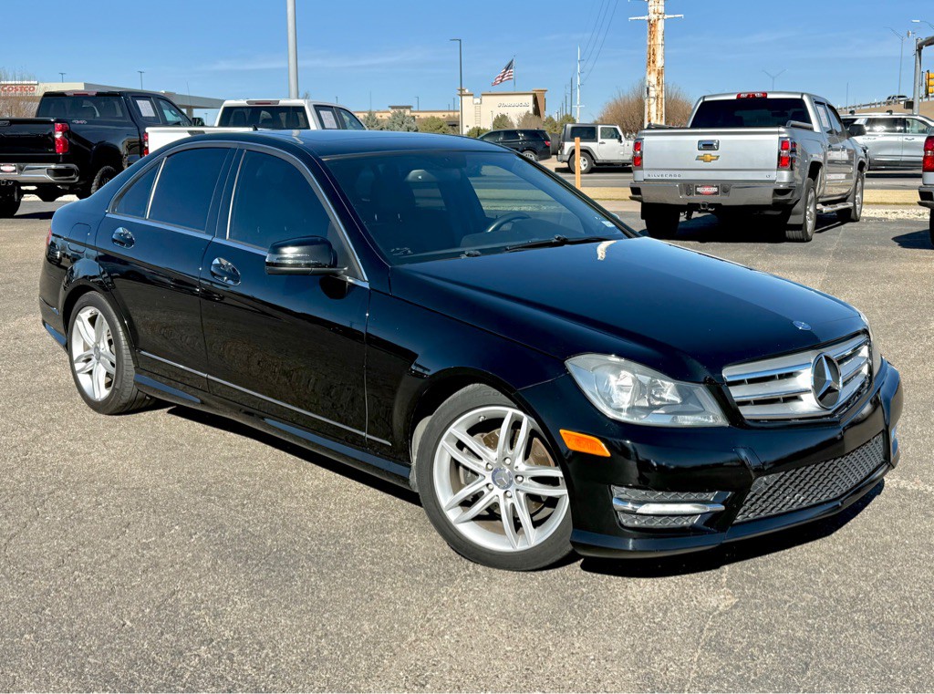 2013 Mercedes-Benz C-Class Image 1