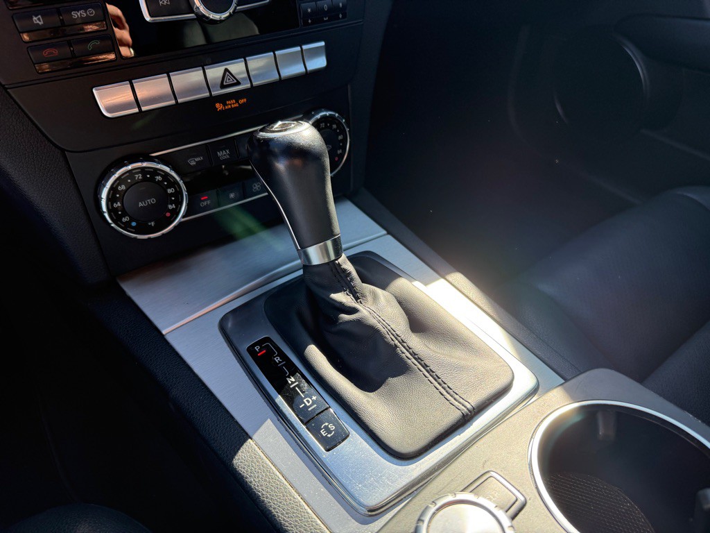 2013 Mercedes-Benz C-Class Image 16