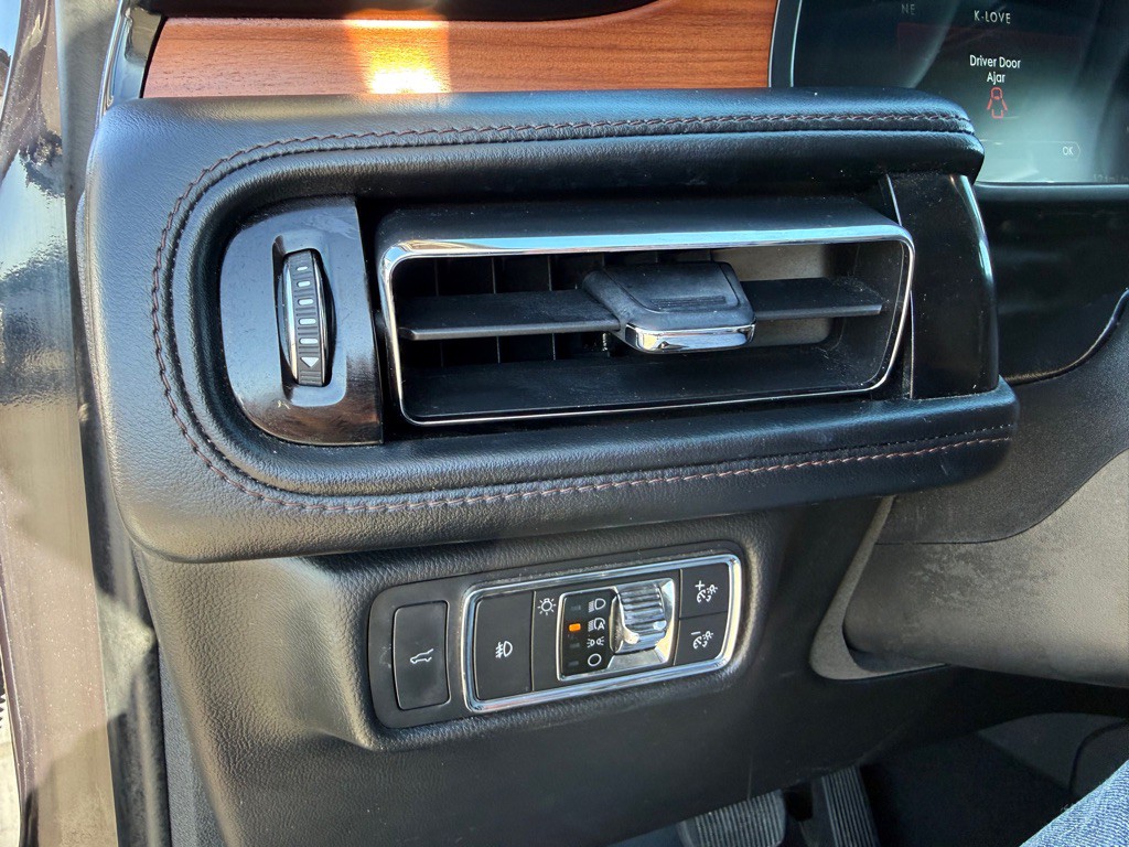 2020 Lincoln Aviator Image 17