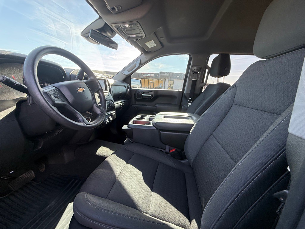 2022 Chevrolet Silverado 1500 Image 2