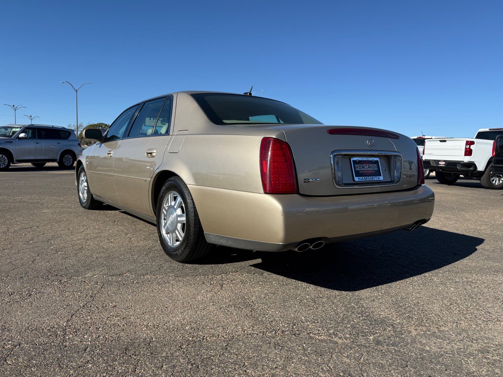 2005 Cadillac DeVille Image 2