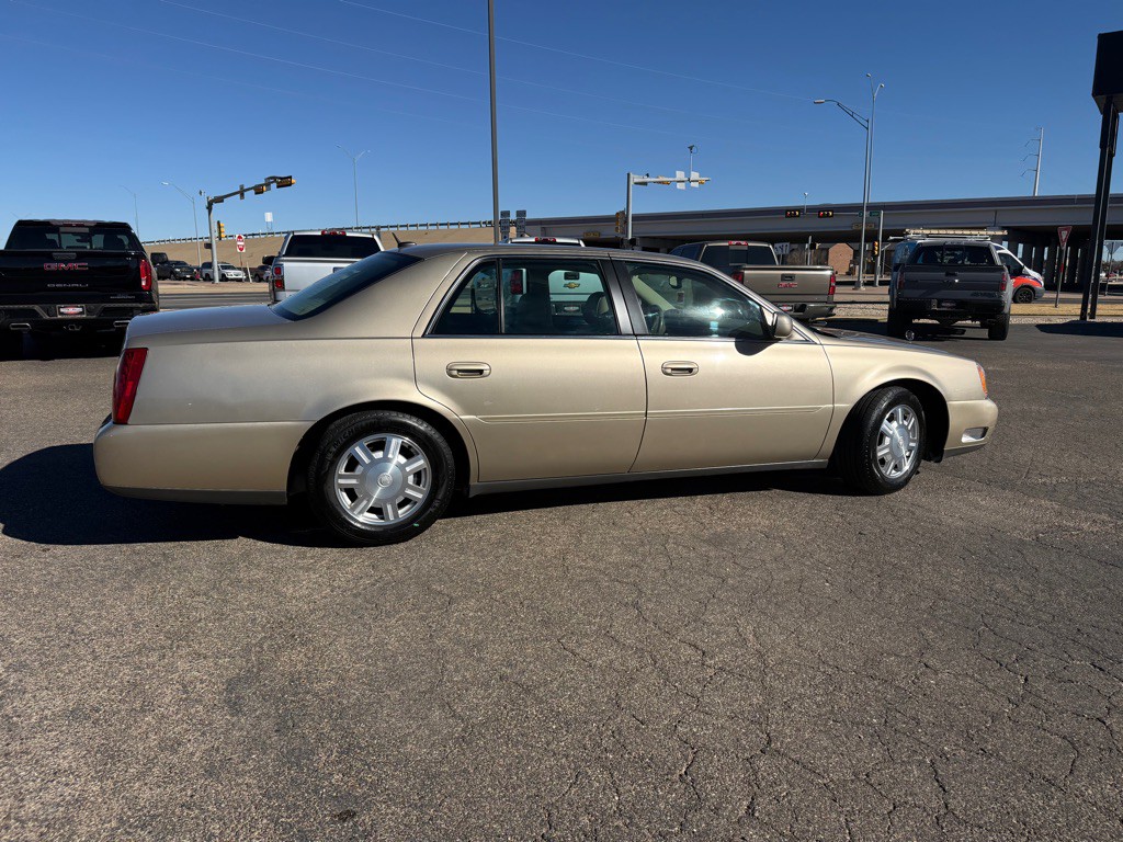 2005 Cadillac DeVille Image 8