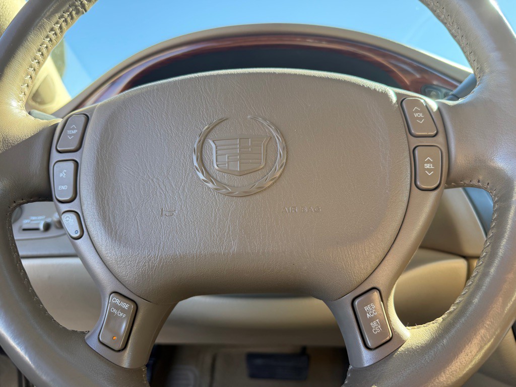 2005 Cadillac DeVille Image 17