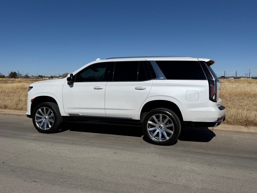 2021 Cadillac Escalade Image 2