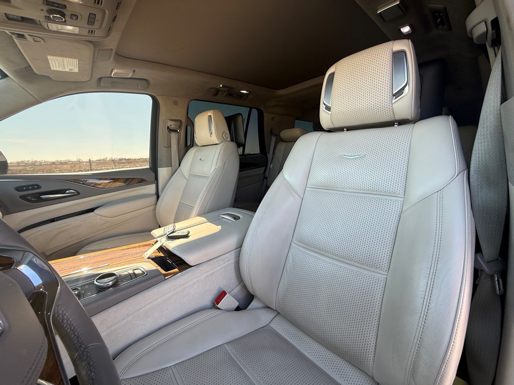 2021 Cadillac Escalade Image 10