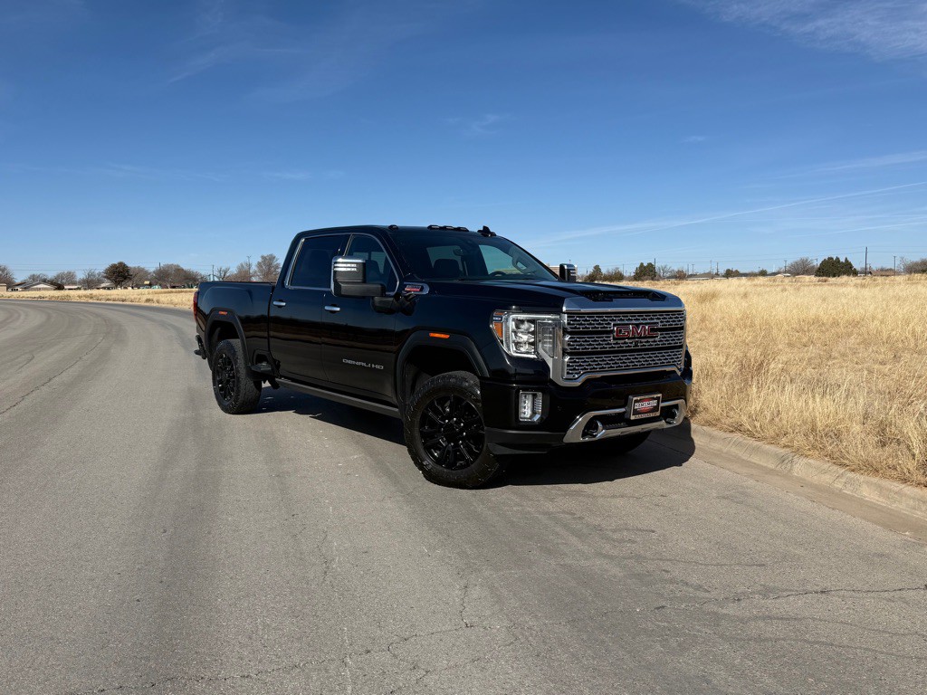 2021 GMC Sierra Image 2