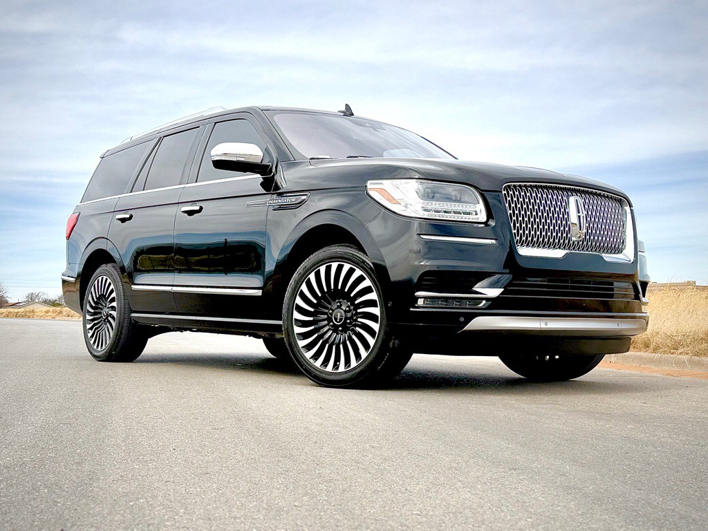 2018 Lincoln Navigator Image 1