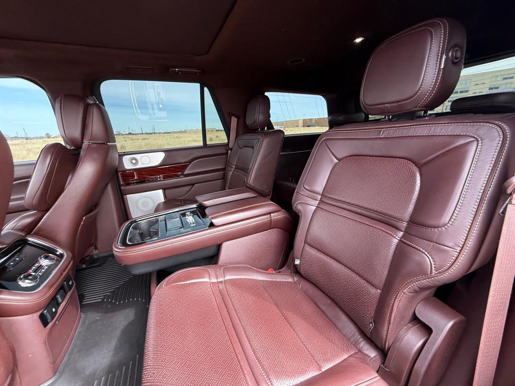 2018 Lincoln Navigator Image 10