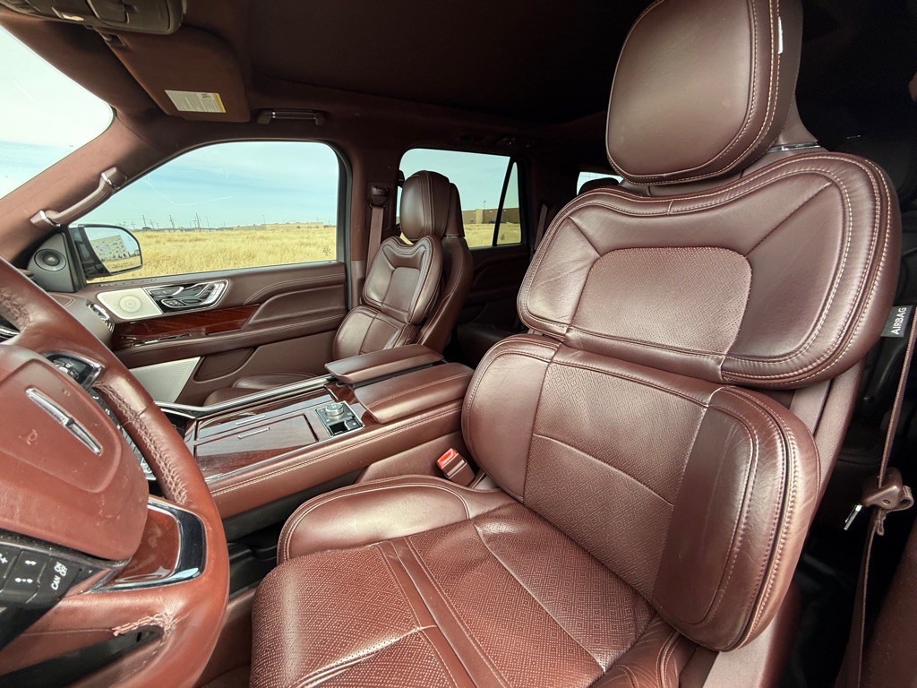 2018 Lincoln Navigator Image 12
