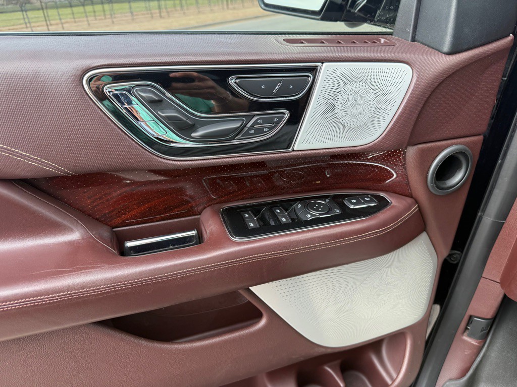 2018 Lincoln Navigator Image 13