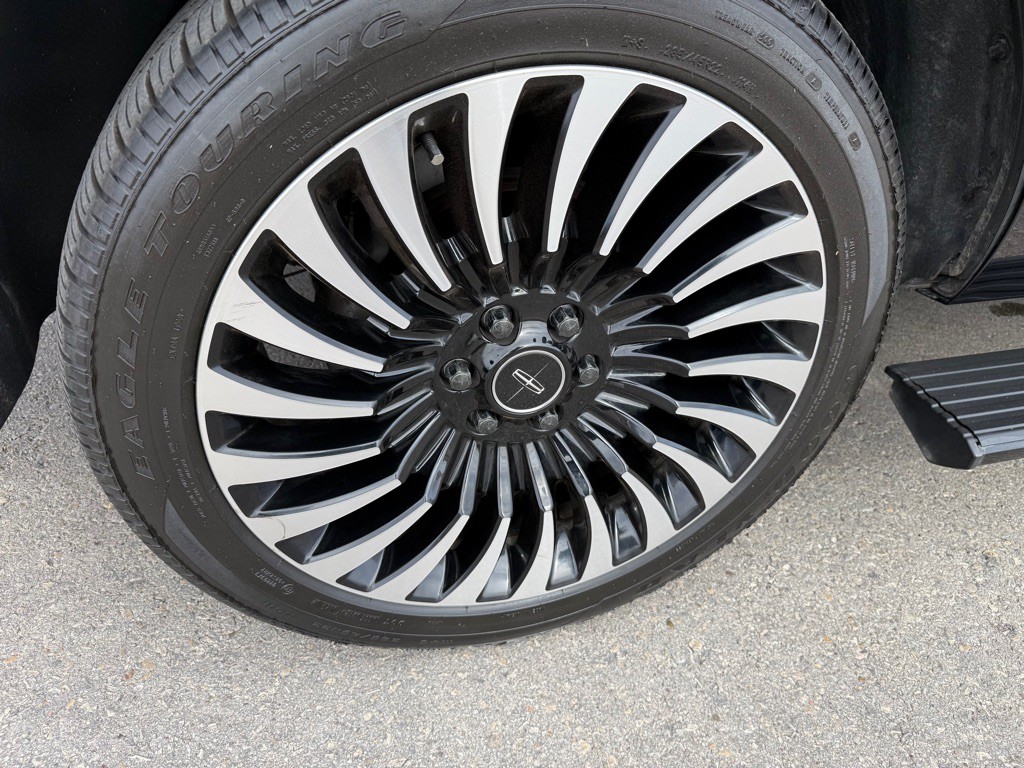 2018 Lincoln Navigator Image 24