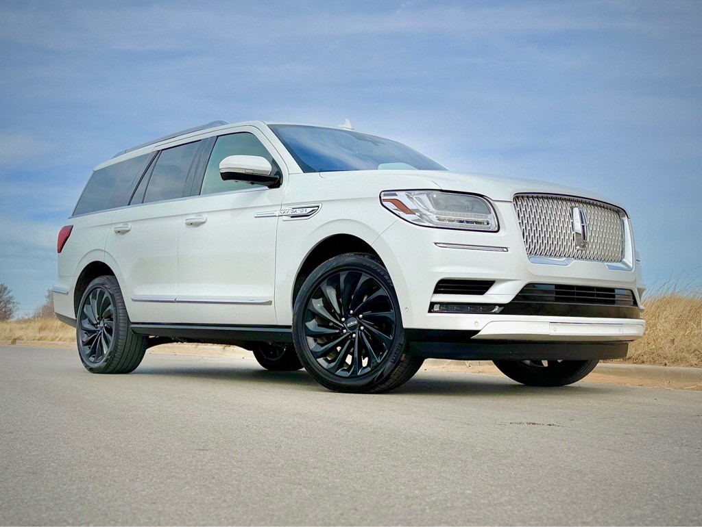 2020 Lincoln Navigator Image 2