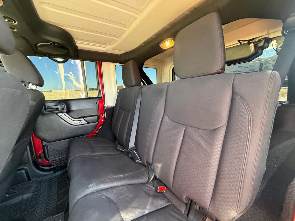 2013 Jeep Wrangler Unlimited Image 13