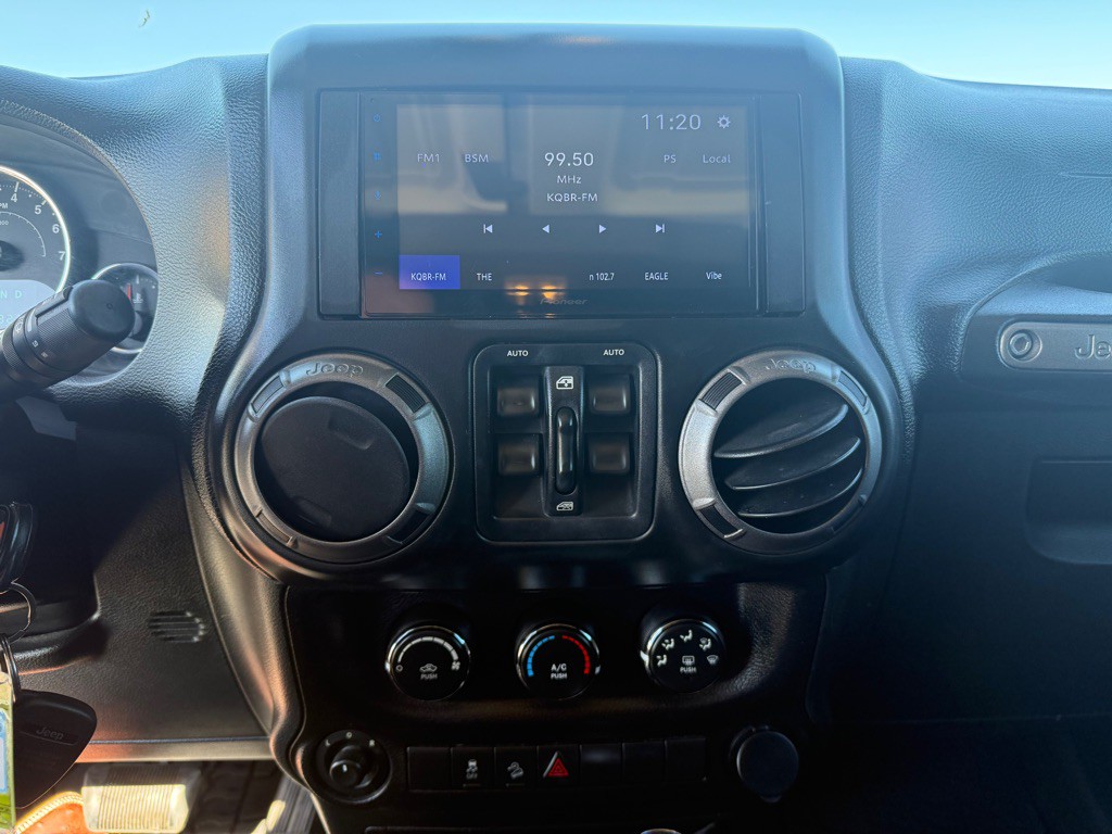 2013 Jeep Wrangler Unlimited Image 15