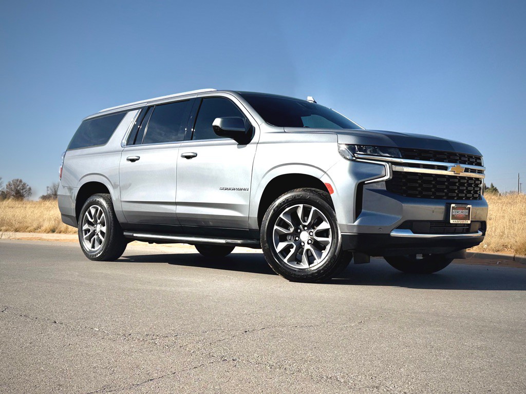 2022 Chevrolet Suburban Image 2