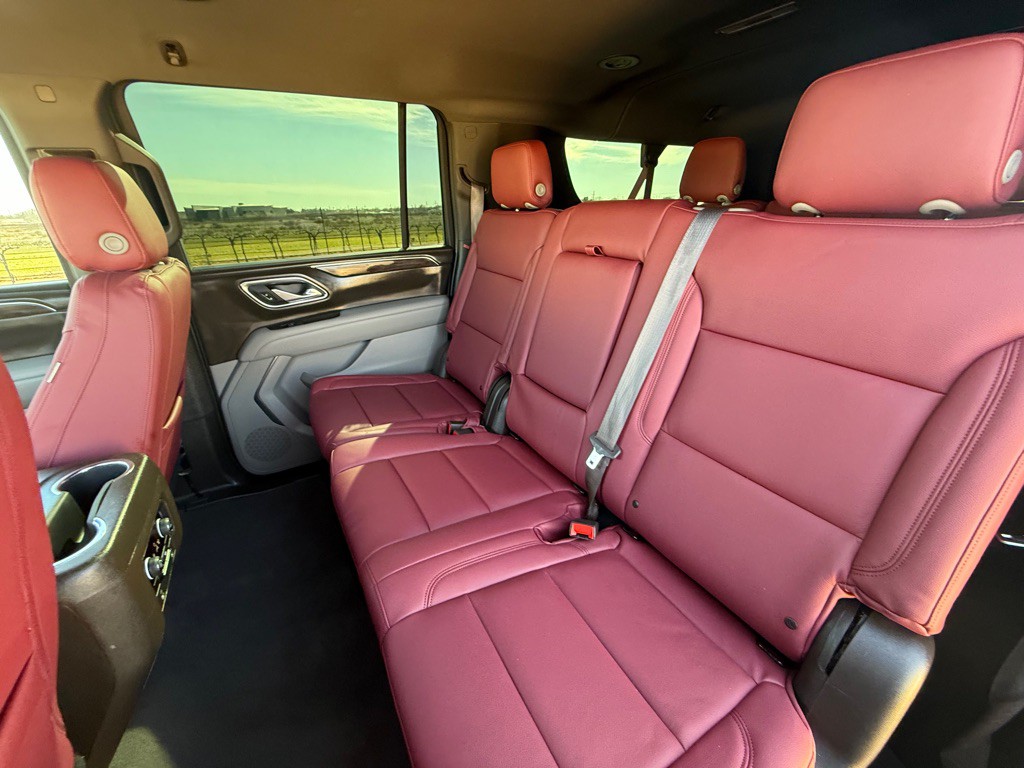 2022 Chevrolet Suburban Image 9