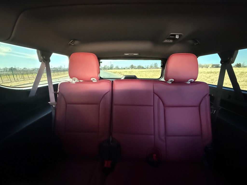 2022 Chevrolet Suburban Image 11