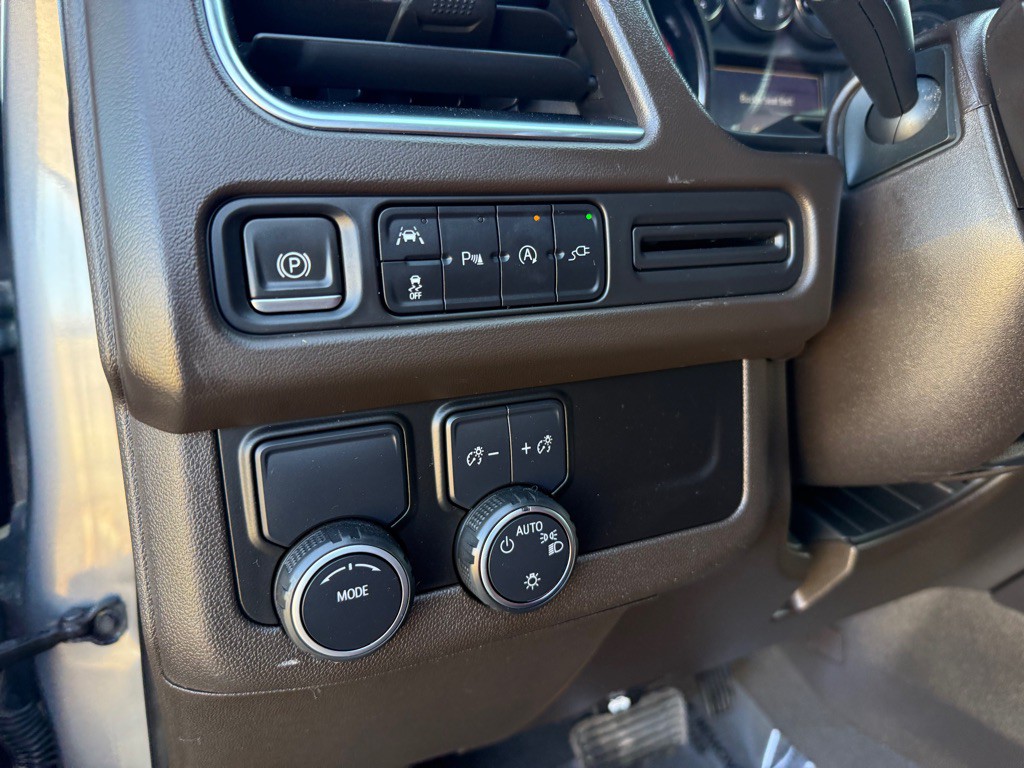 2022 Chevrolet Suburban Image 16