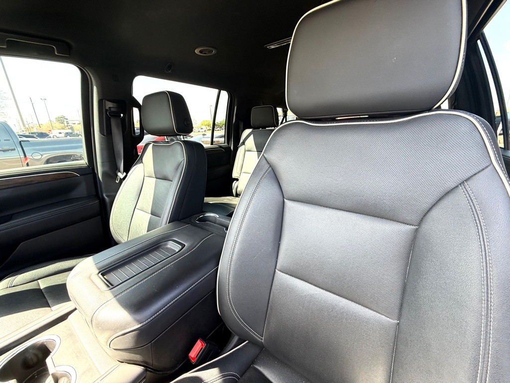 2023 Chevrolet Suburban Image 8