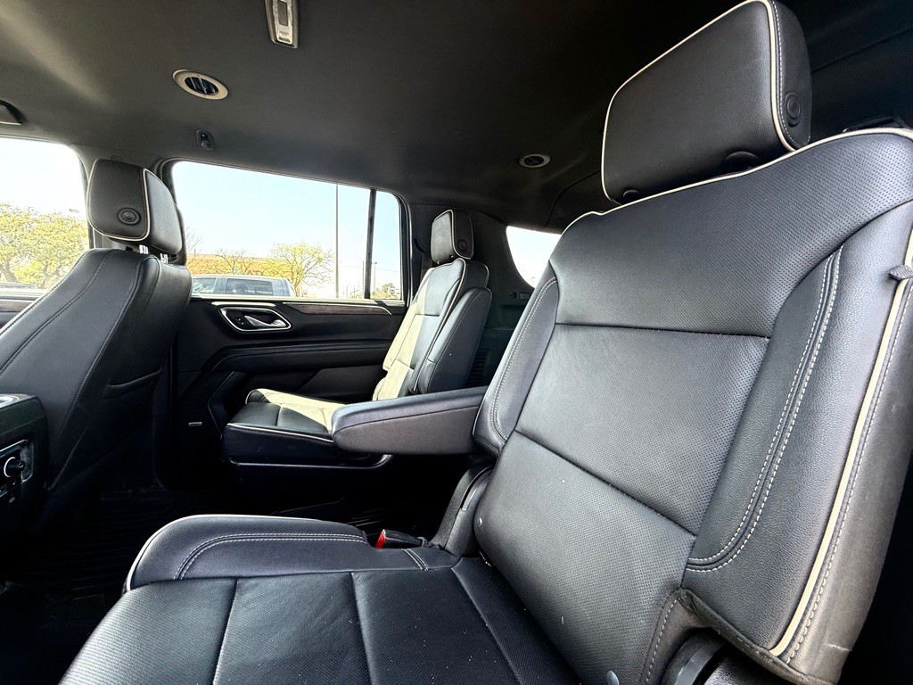 2023 Chevrolet Suburban Image 9