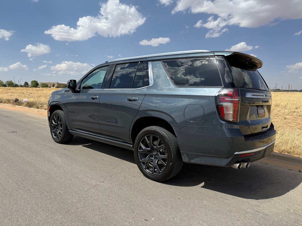 2021 Chevrolet Tahoe Image 2