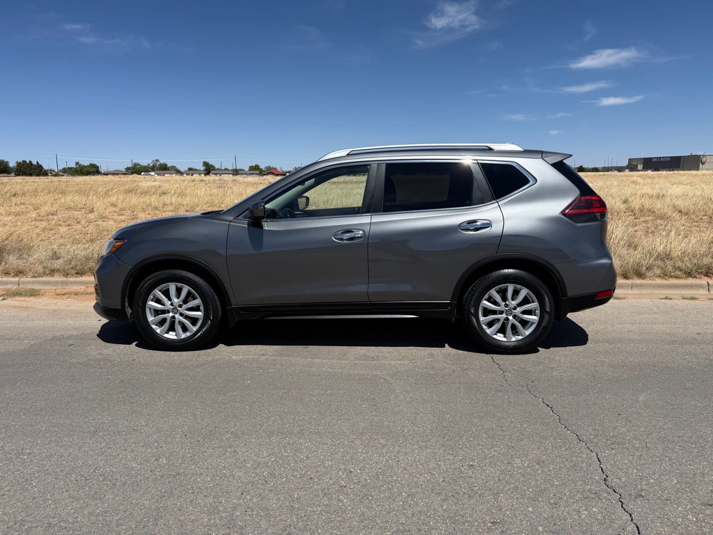 2020 Nissan Rogue Image 2