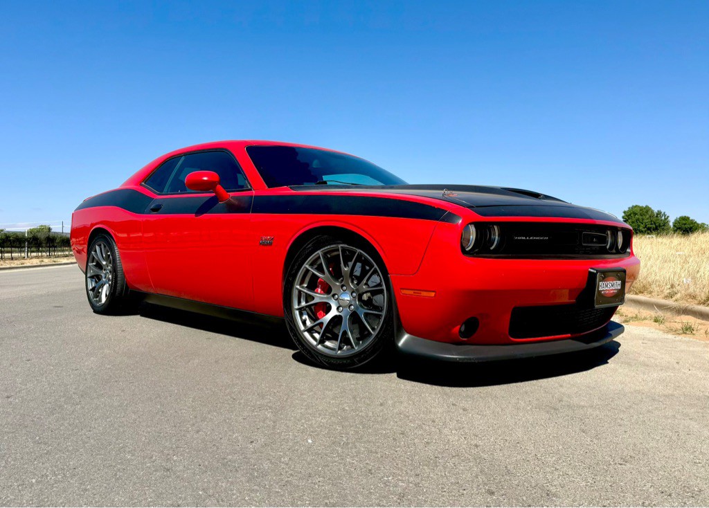 2017 Dodge Challenger Image 1