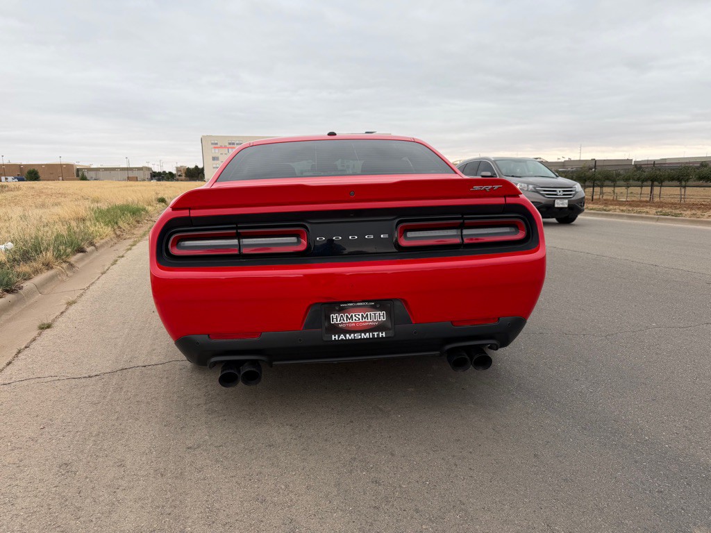 2017 Dodge Challenger Image 10