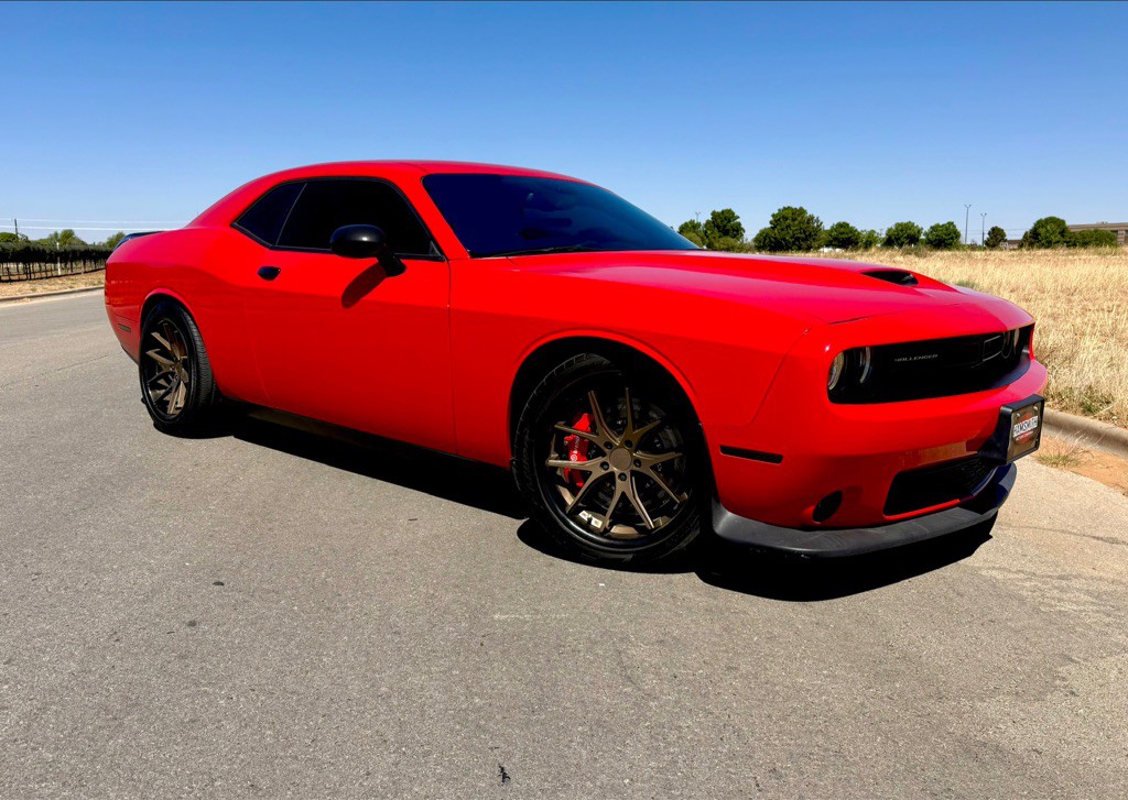 2016 Dodge Challenger Image 1