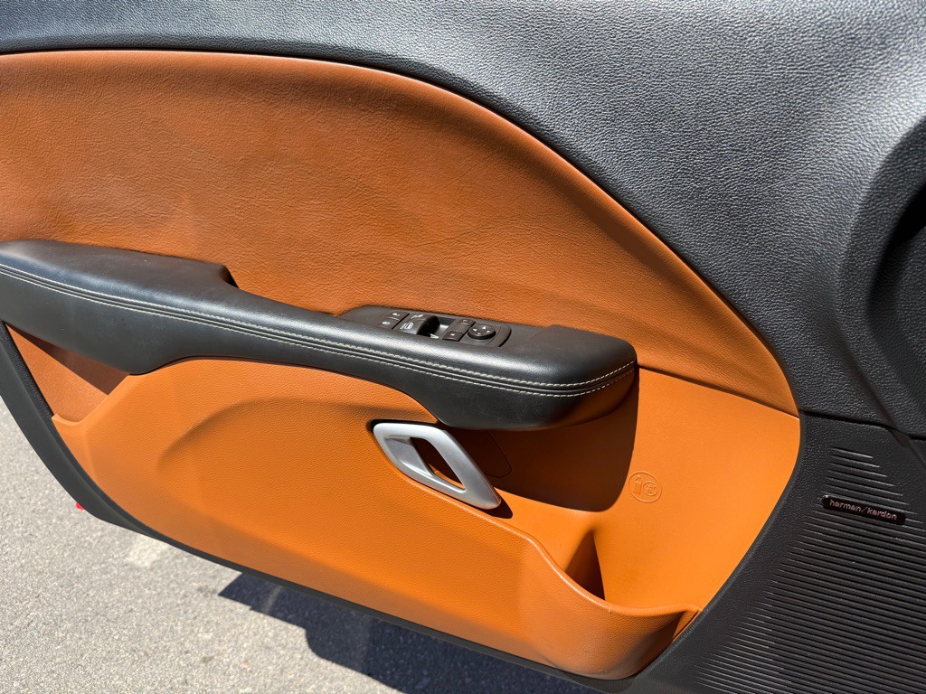 2016 Dodge Challenger Image 8