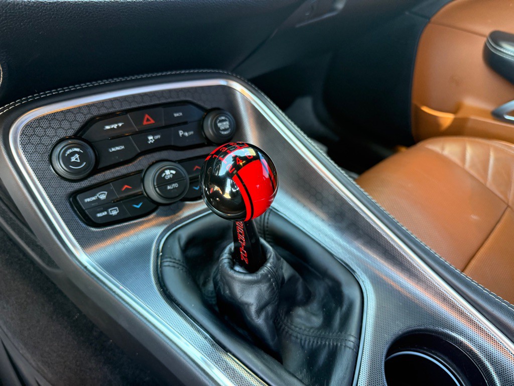 2016 Dodge Challenger Image 15