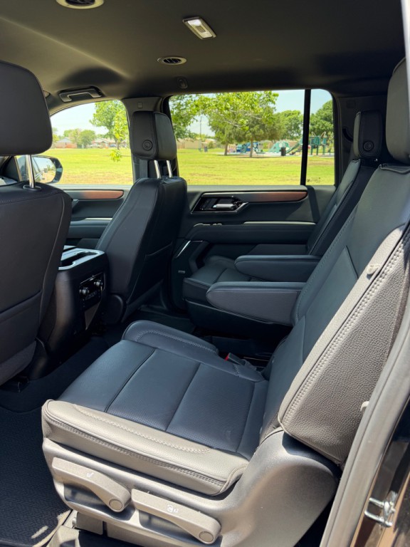 2025 GMC Yukon Image 10