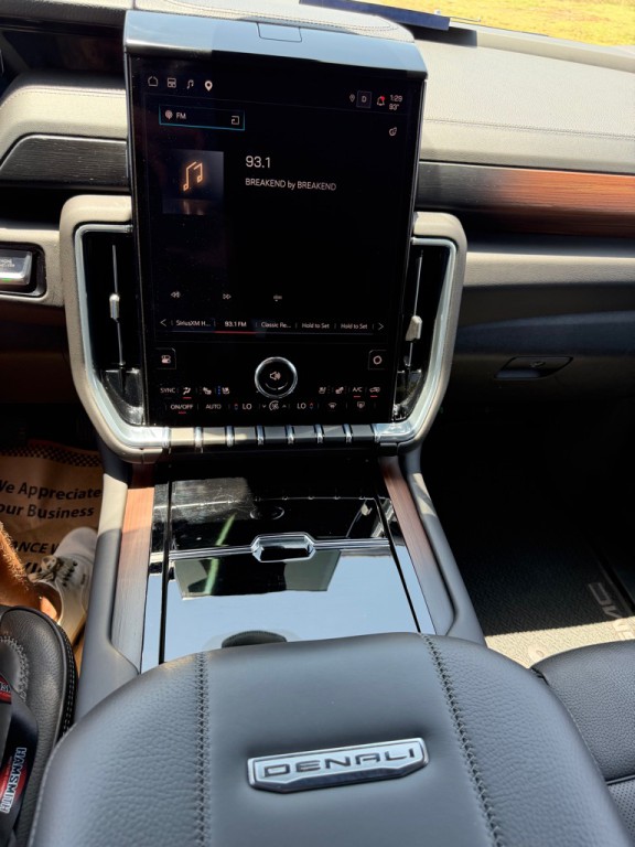 2025 GMC Yukon Image 11
